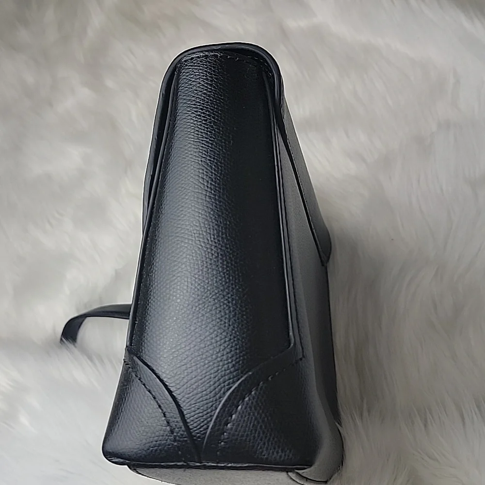 KATE SPADE Black Pebble Grain Single‎ Strap Designer Lock Closure Shoulder Bag